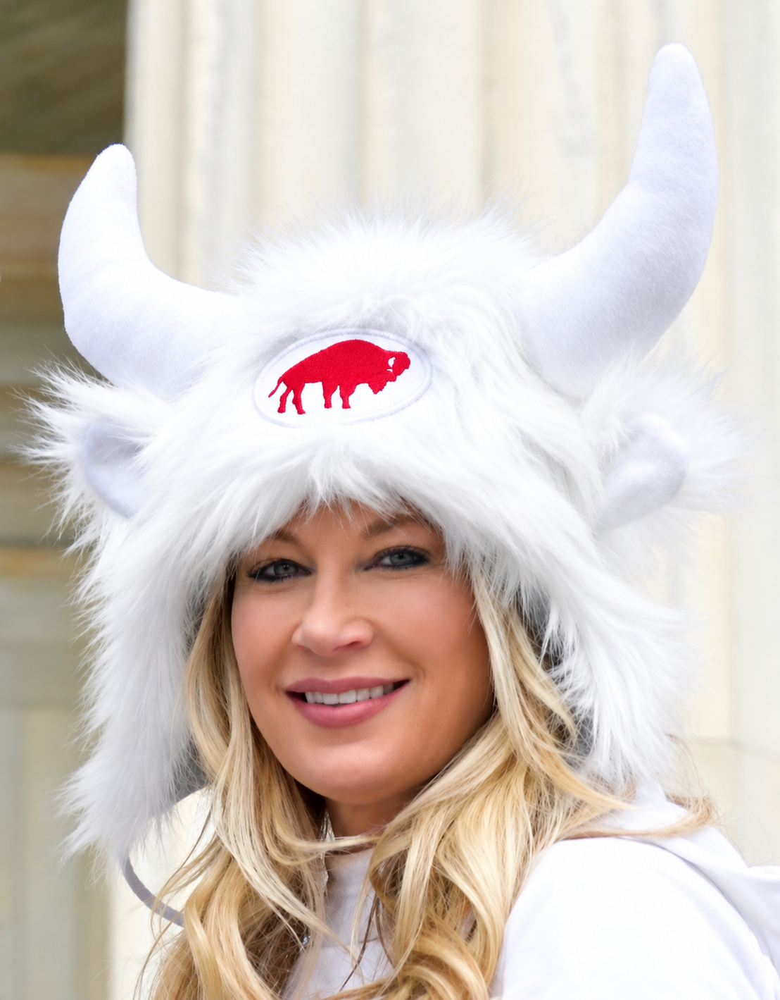 White low profile hat with white horns