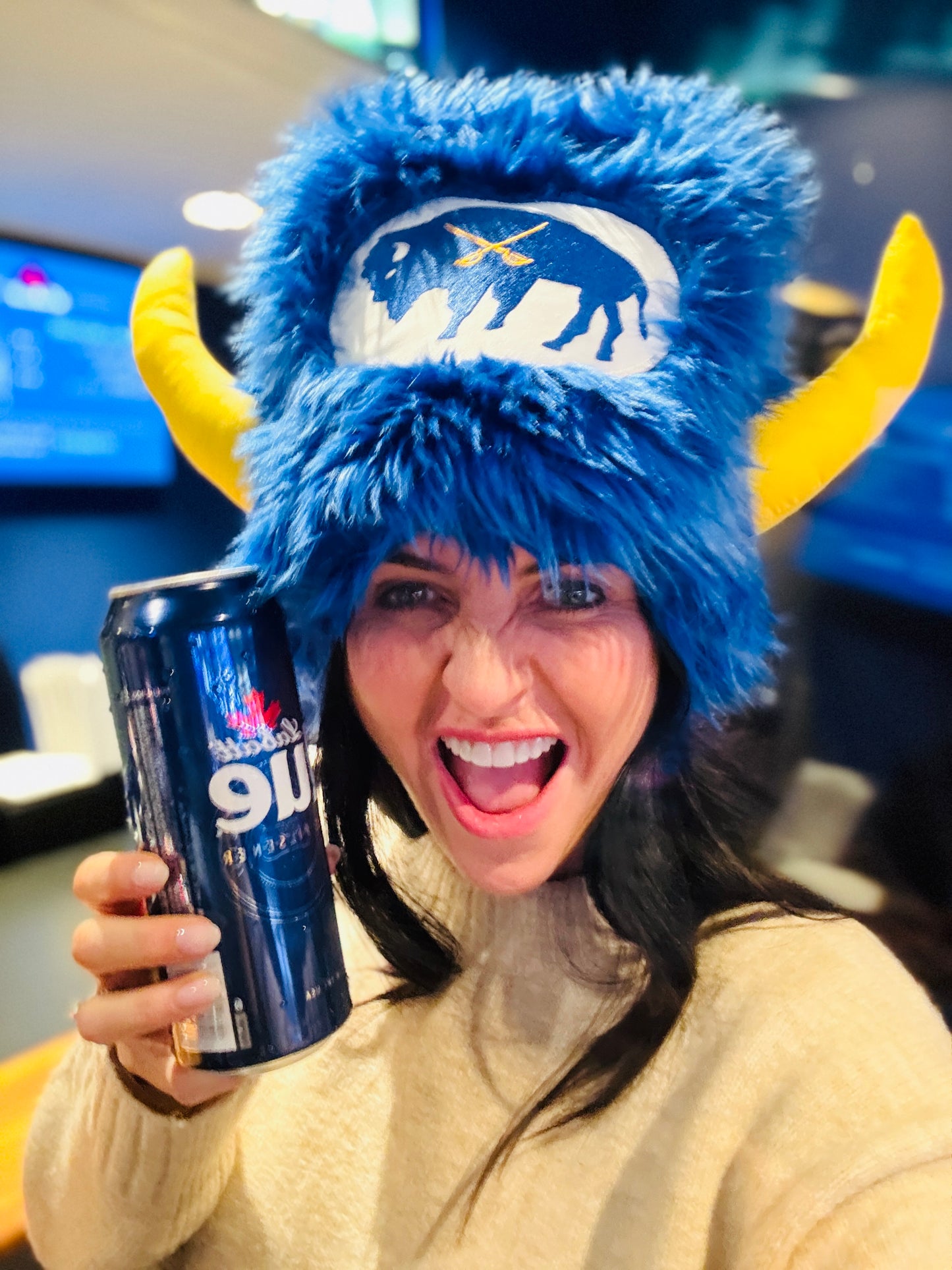 Deluxe Buffalo Hockey Themed Hat(two options for horn material)